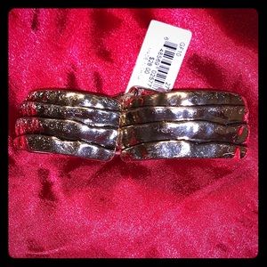 Beautiful thick silver tone bracelet